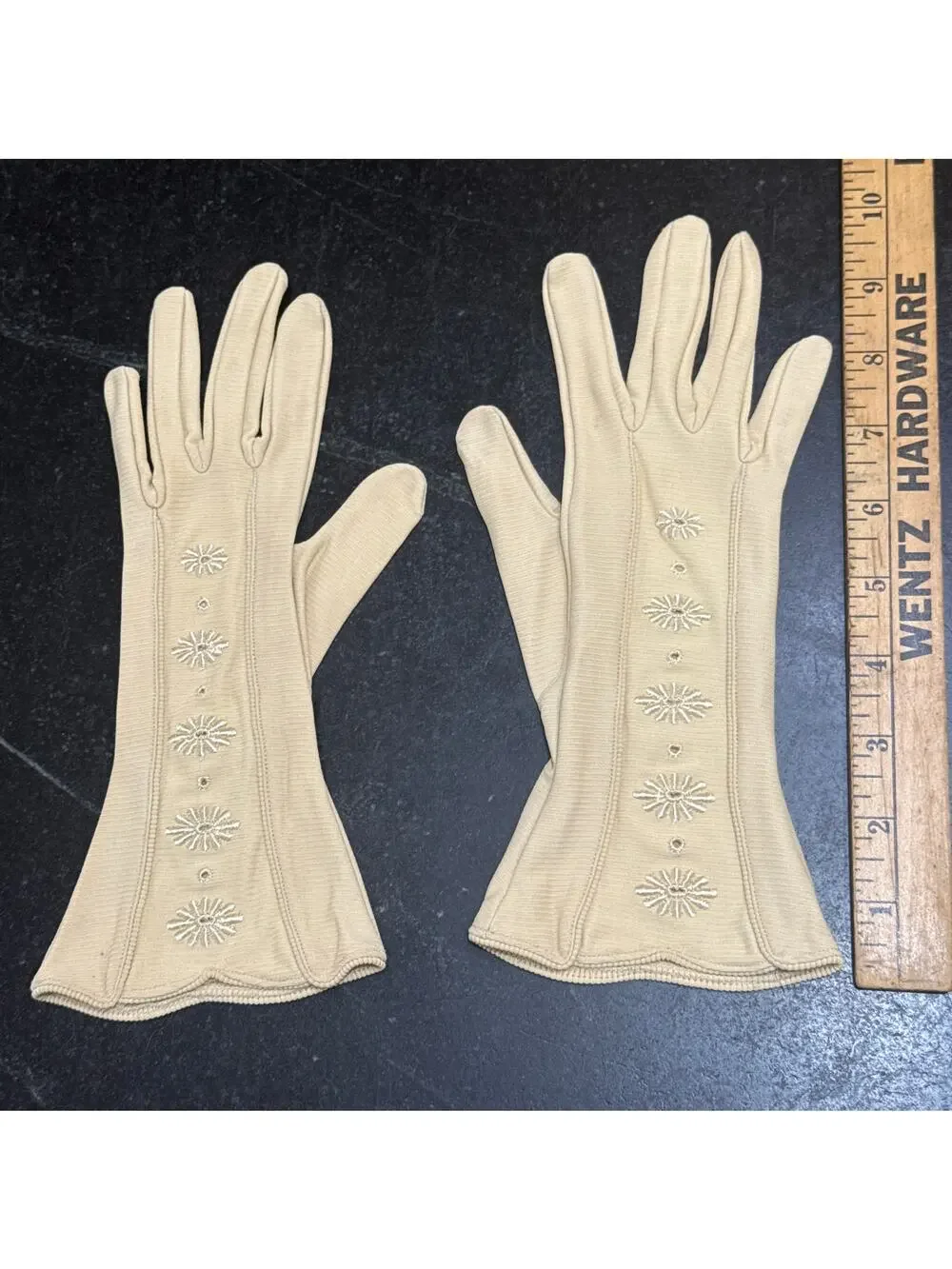 Vintage 50s Van Raalte Cream Cotton Gloves Starburst Embroidery Size 7.5